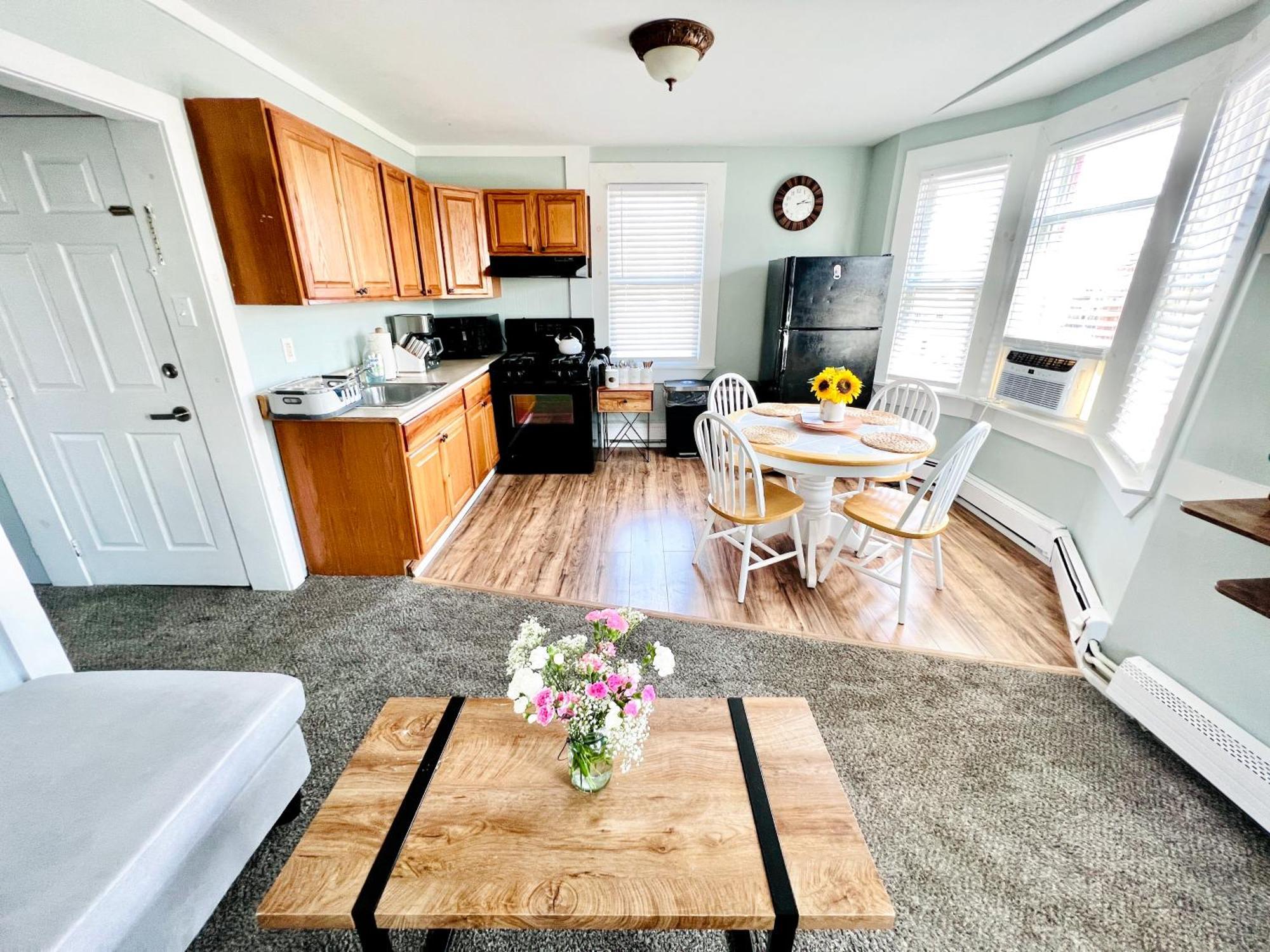 Entire Lovely 3 Bedroom, 2 Bathroom Apartment! 1 Block To The Beach And Boardwalk! Wildwood Kültér fotó